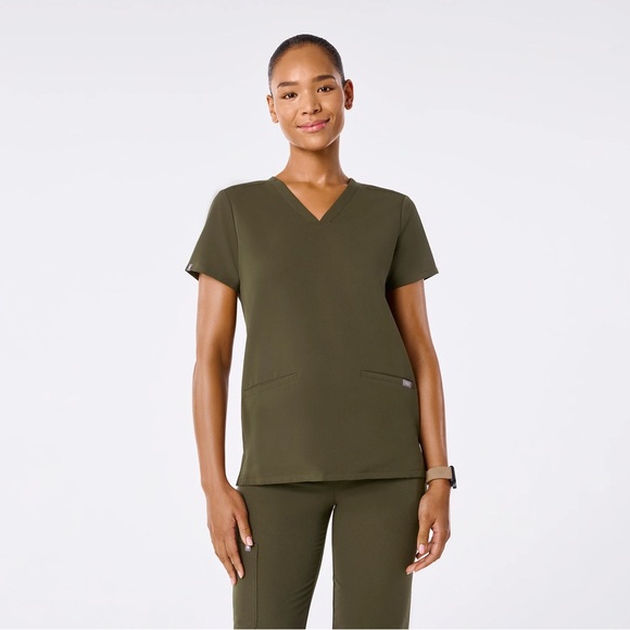 *Brand New* Figs Women's Olive Jogger Pants and Top Scrub Set - Picture 2 of 5